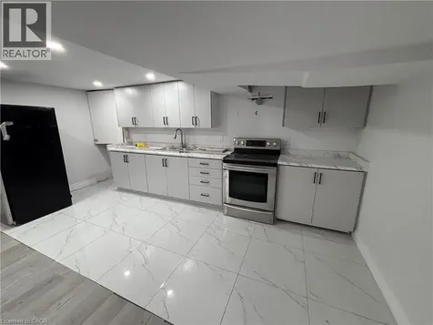 4 Beechwood Court St. Catharines ON L2N 3H7