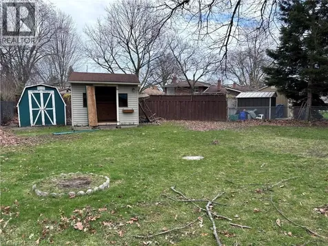 4 Beechwood Court St. Catharines ON L2N 3H7