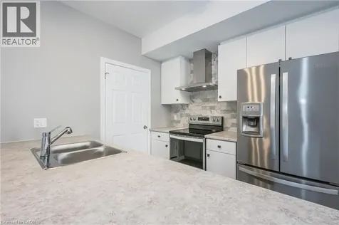 2 Oat Lane Kitchener ON N2R 0T1