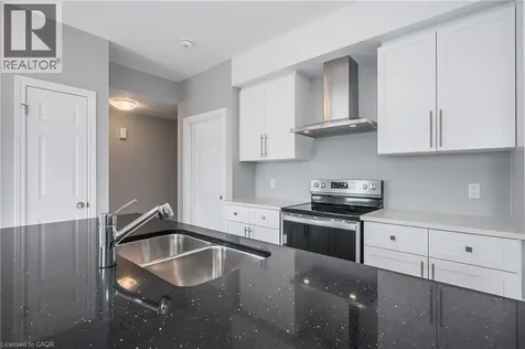 8 Oat Lane Kitchener ON N2R 0T1