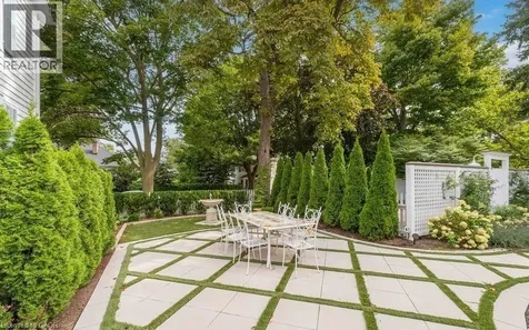 94 Prideaux Street Niagara-on-the-lake ON L0S 1J0