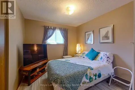 152 Melrose Avenue Wasaga Beach ON L9Z 2T1