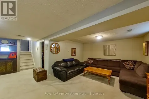 152 Melrose Avenue Wasaga Beach ON L9Z 2T1