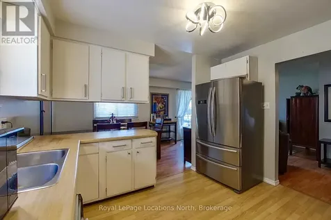 152 Melrose Avenue Wasaga Beach ON L9Z 2T1