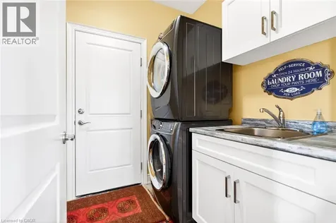 3757 St. Peter Avenue Niagara Falls ON L2J 0G2