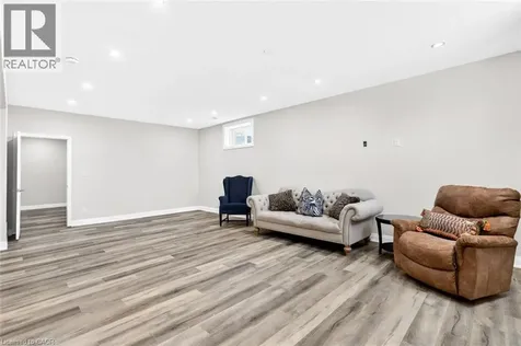 3757 St. Peter Avenue Niagara Falls ON L2J 0G2