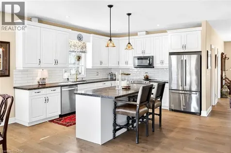 3757 St. Peter Avenue Niagara Falls ON L2J 0G2