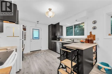 5 Burrwood Drive Hamilton ON L9C 3S9