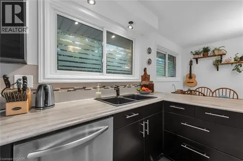 5 Burrwood Drive Hamilton ON L9C 3S9