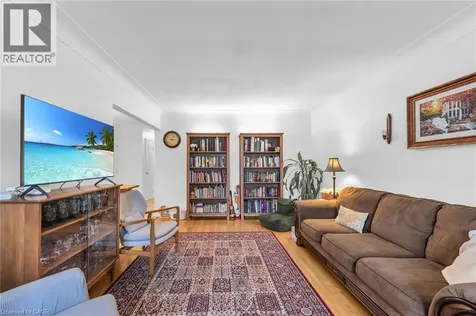 5 Burrwood Drive Hamilton ON L9C 3S9