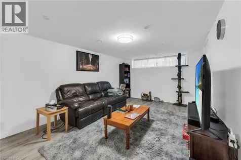 5 Burrwood Drive Hamilton ON L9C 3S9