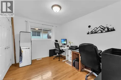5 Burrwood Drive Hamilton ON L9C 3S9