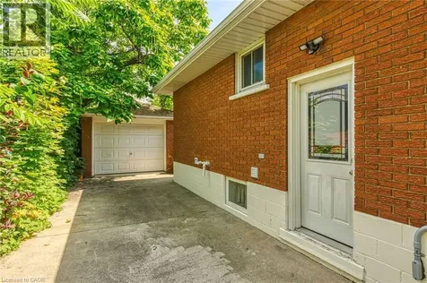 5 Burrwood Drive Hamilton ON L9C 3S9