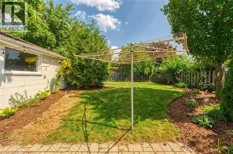 5 Burrwood Drive Hamilton ON L9C 3S9