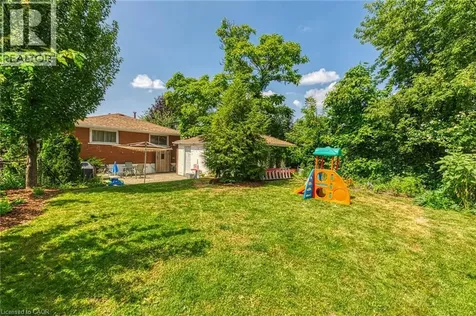 5 Burrwood Drive Hamilton ON L9C 3S9