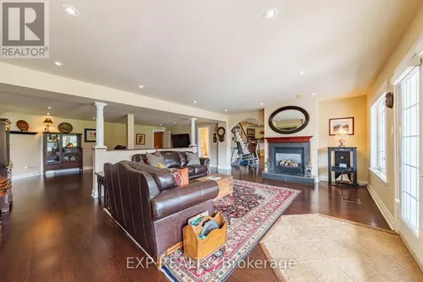 1283 Rideau Cove Court Ottawa ON K1V 1R8