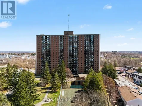 665 Bathgate Drive Ottawa ON K1K 3Y4