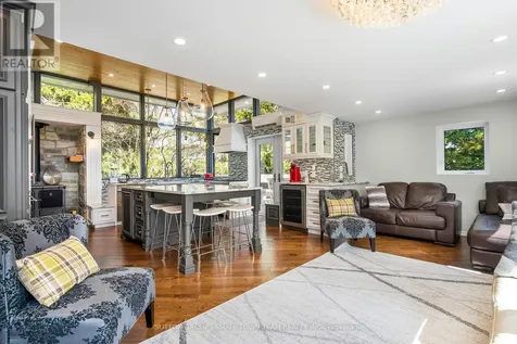 114 Lakeshore Road West Blue Mountains ON L9Y 0S6