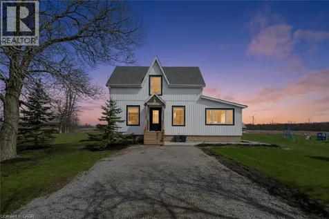 136 Rymer Road Lowbanks ON N0A 1K0
