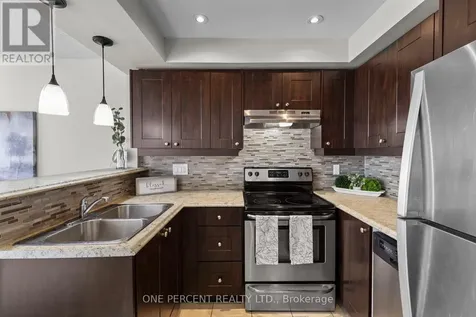 12 Lankin Boulevard Orillia ON L3V 6T2