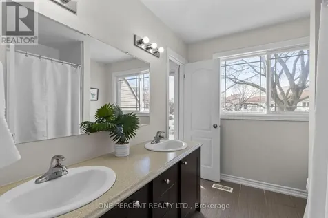 12 Lankin Boulevard Orillia ON L3V 6T2