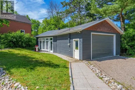 5 Lorne Street North Huntsville ON P1H 2G1