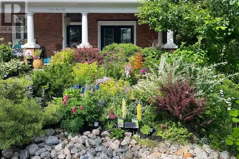 5 Lorne Street North Huntsville ON P1H 2G1