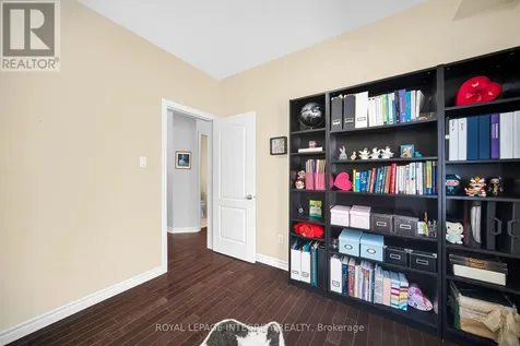 568 Egret Way Ottawa ON K2C 3H2