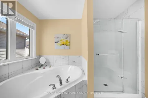 568 Egret Way Ottawa ON K2C 3H2