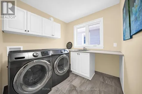 568 Egret Way Ottawa ON K2C 3H2