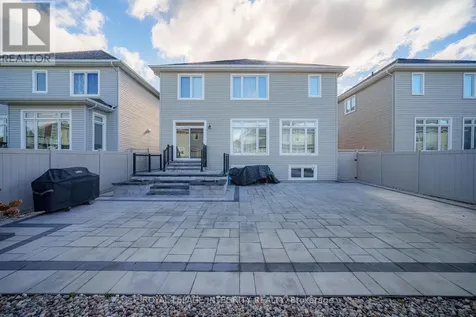568 Egret Way Ottawa ON K2C 3H2
