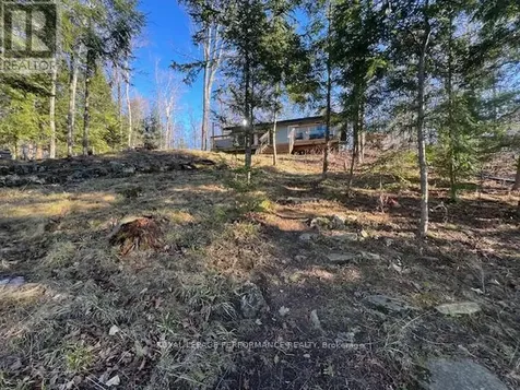 117 Raycroft Peninsula Lanark Highlands ON K0A 3L0
