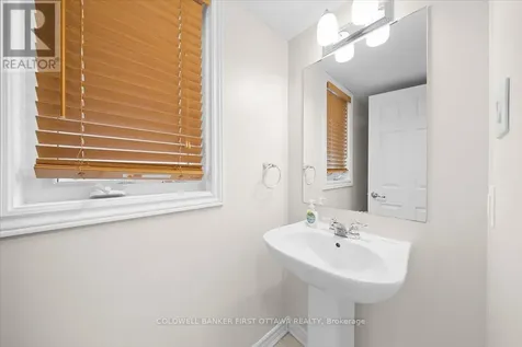 355 Sweetclover Way Ottawa ON K4A 1E6