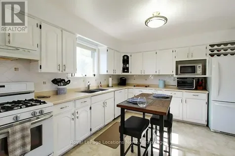 306 Lakeshore Road North Meaford ON N4L 0A7