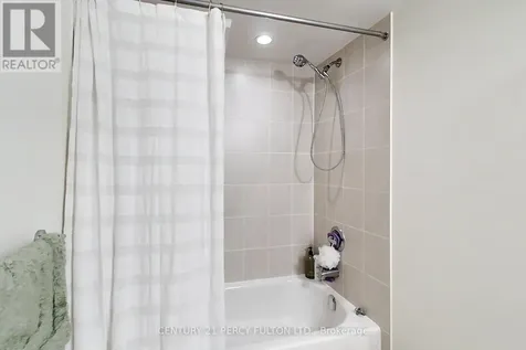 2 Cove Court Collingwood ON L9Y 0Y6
