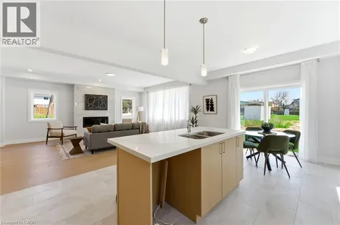 23 Woodvalley Court Hamilton ON L9B 2S7