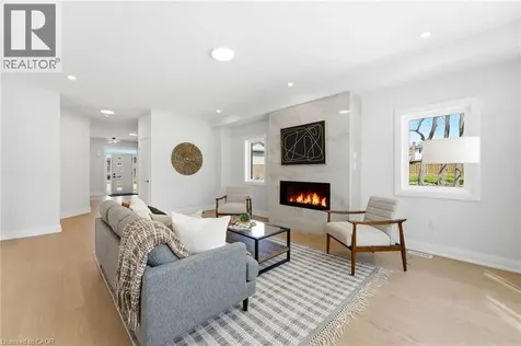 23 Woodvalley Court Hamilton ON L9B 2S7