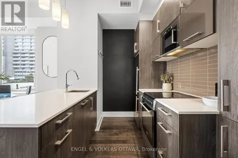 255 Bay Street Ottawa ON K1R 0C5