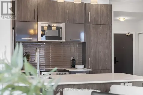 255 Bay Street Ottawa ON K1R 0C5