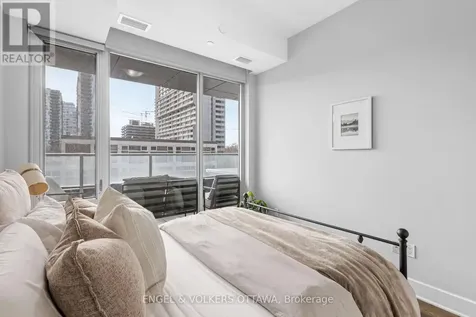 255 Bay Street Ottawa ON K1R 0C5