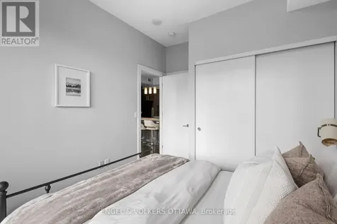 255 Bay Street Ottawa ON K1R 0C5