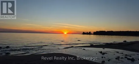 12 Walker Road Tiny ON L0L 2J0