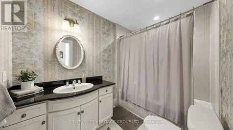 21455 Warden Avenue East Gwillimbury ON L0G 1R0