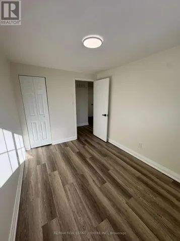 109 Connelly Drive Kitchener ON N2N 2T9