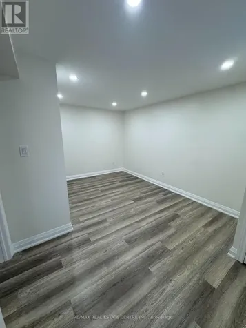 109 Connelly Drive Kitchener ON N2N 2T9