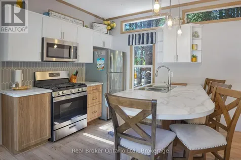 13 Southline Avenue Huron-kinloss ON N2Z 2X5