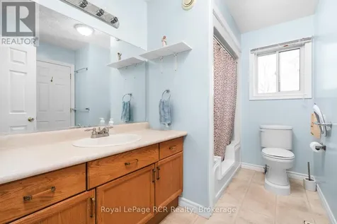 246 16th Avenue Crescent Hanover ON N4N 3V3