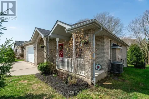 246 16th Avenue Crescent Hanover ON N4N 3V3