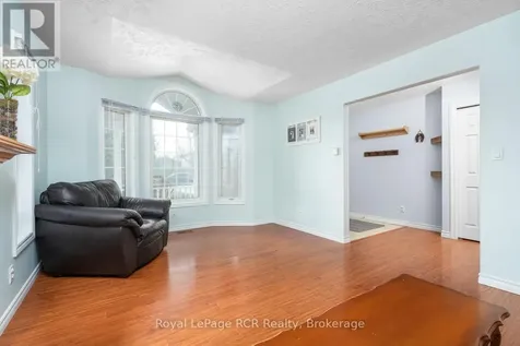 246 16th Avenue Crescent Hanover ON N4N 3V3