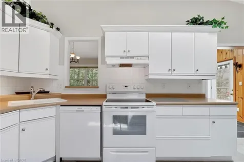 10325 Grand Oaks Drive Grand Bend ON N0M 1T0